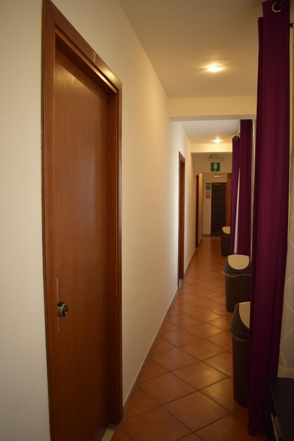 Sandy Hotel *